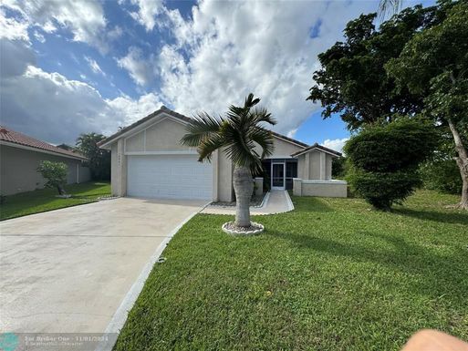 18921 Red Coral Way, Boca Raton, FL 33498