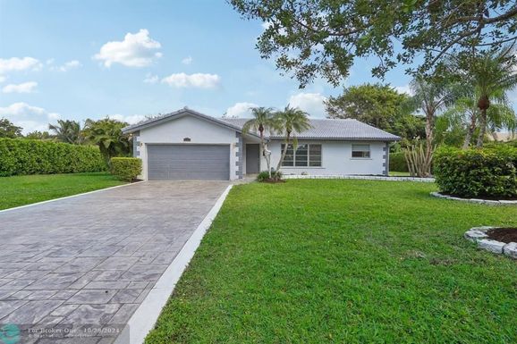 3051 106th Ave, Coral Springs, FL 33065