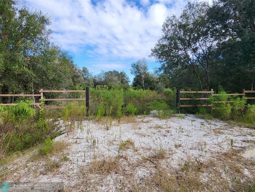 20379 300th St., Okeechobee, FL 34972