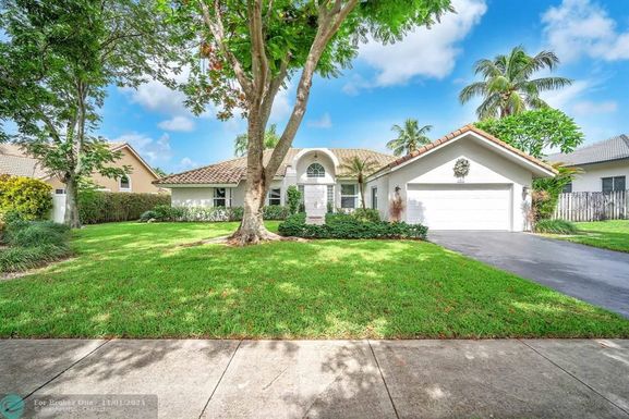 1501 52nd Ter, Plantation, FL 33317