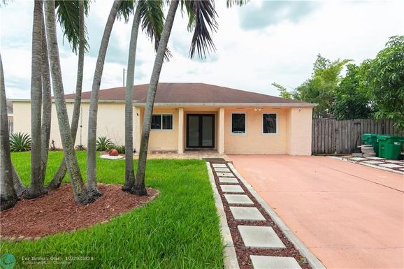 4981 95th Ave, Cooper City, FL 33328