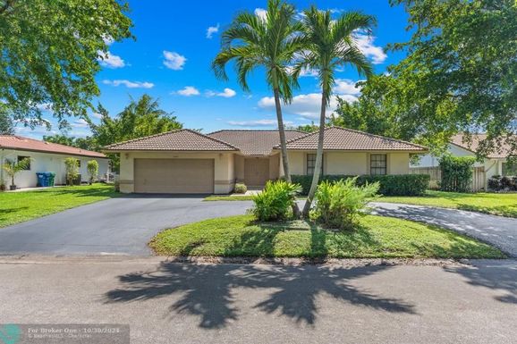 8348 7th St, Coral Springs, FL 33071