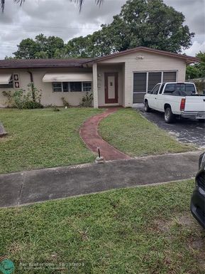 2833 35th Ter, Lauderdale Lakes, FL 33311