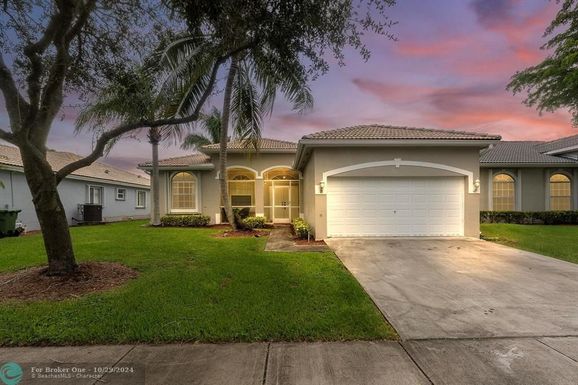 2625 4th Pl, Homestead, FL 33033