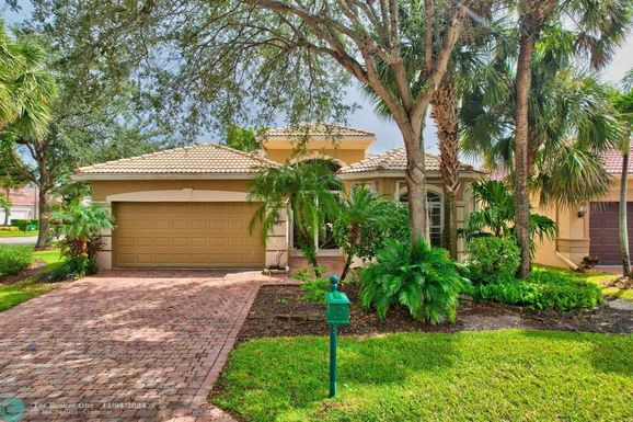 6928 Pisano Dr, Lake Worth, FL 33467