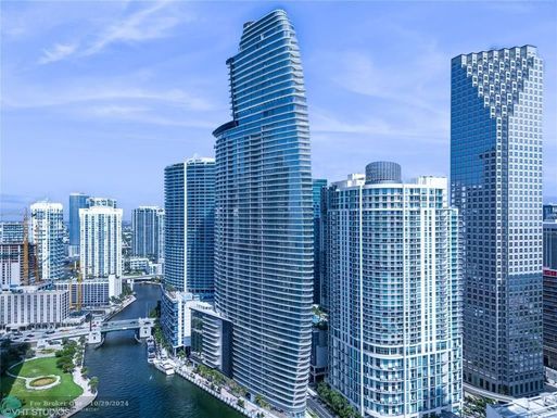 300 Biscayne Blvd Way, Miami, FL 33131