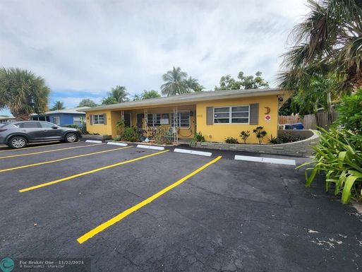 2032 26th St, Wilton Manors, FL 33305