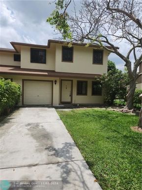 6094 Live Oak Ct, Tamarac, FL 33319