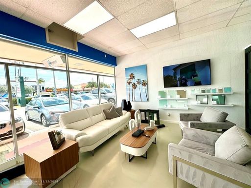 1541 Commercial Blvd, Fort Lauderdale, FL 33334