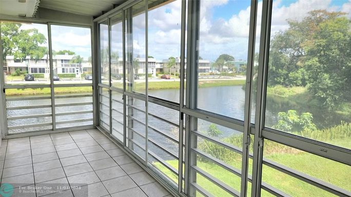 672 Saxony, Delray Beach, FL 33446