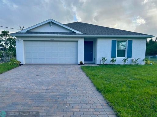 2807 34th St, Lehigh Acres, FL 33971