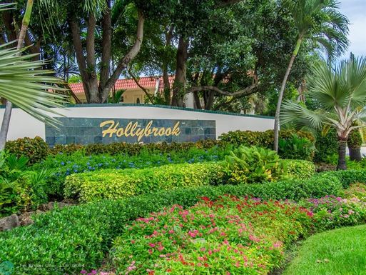 9423 Hollybrook Lake Dr, Pembroke Pines, FL 33025