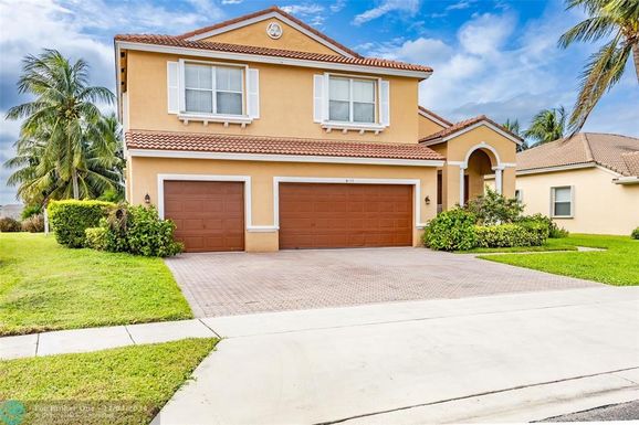 6145 Indian Forest Cir, Lake Worth, FL 33463