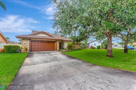 7126 42nd Ct, Coral Springs, FL 33065