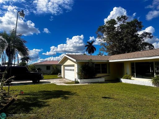 13826 River Forest Dr., Fort Myers, FL 33905