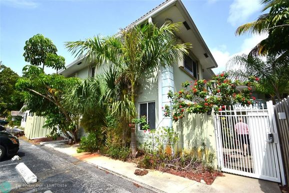 1423 Holly Heights Dr, Fort Lauderdale, FL 33304