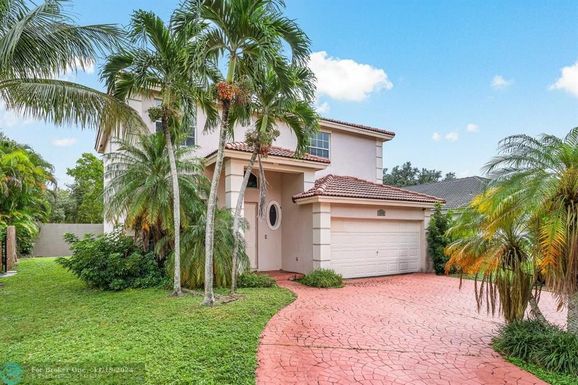 5840 102nd Ave, Cooper City, FL 33328