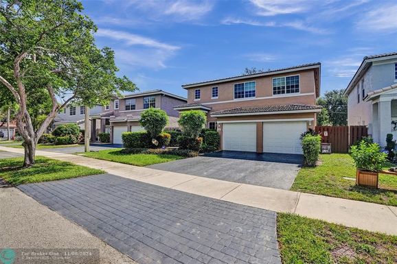 5918 112th DR, Cooper City, FL 33330