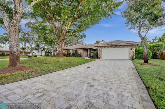 1227 111th Ave, Coral Springs, FL 33071