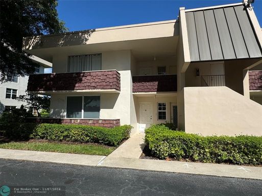 2601 Palm Aire Dr, Pompano Beach, FL 33069