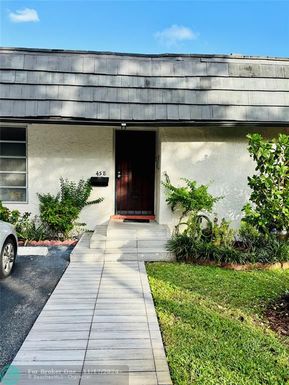 458 70th Ave, Plantation, FL 33317