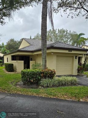 301 95th Ave, Plantation, FL 33324