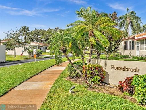 2580 Boundbrook Blvd, West Palm Beach, FL 33406