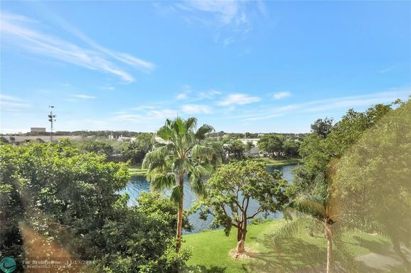 2206 S. Cypress Bend Dr, Pompano Beach, FL 33069