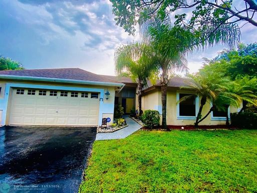 5172 53rd Ave, Coconut Creek, FL 33073