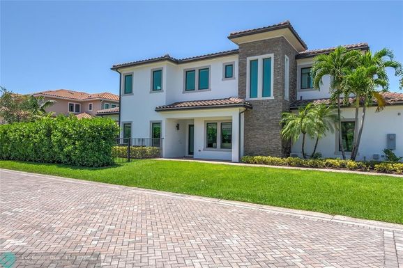 3412 Emerson Ln, Hollywood, FL 33312