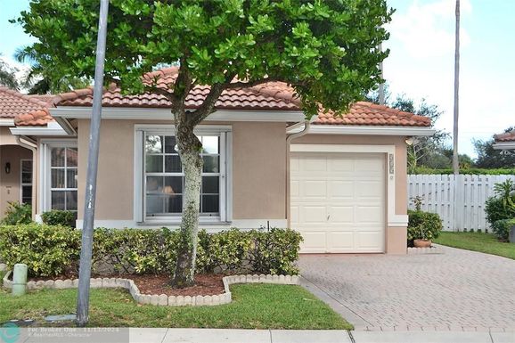 515 129th Way, Pembroke Pines, FL 33028