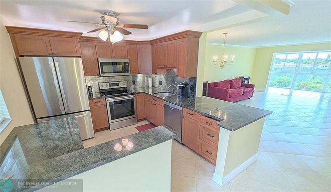 2520 1st Ct, Boynton Beach, FL 33435