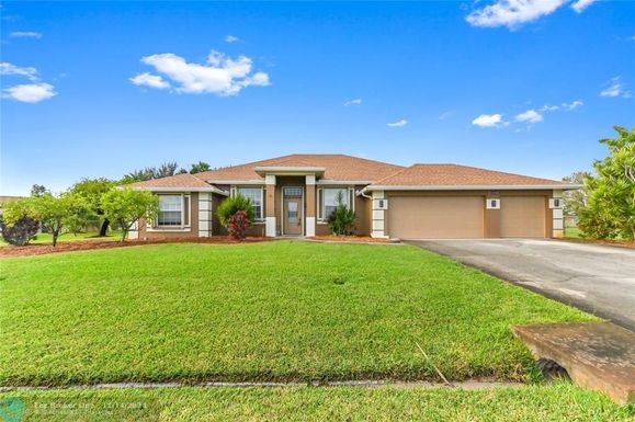 4002 Melbourne St, Port St Lucie, FL 34953