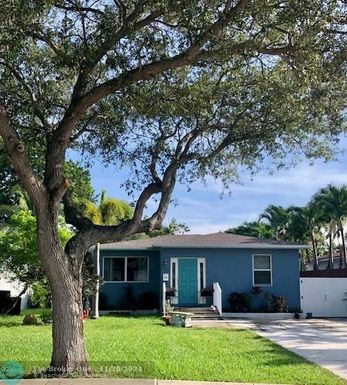 2839 Plunkett St, Hollywood, FL 33020