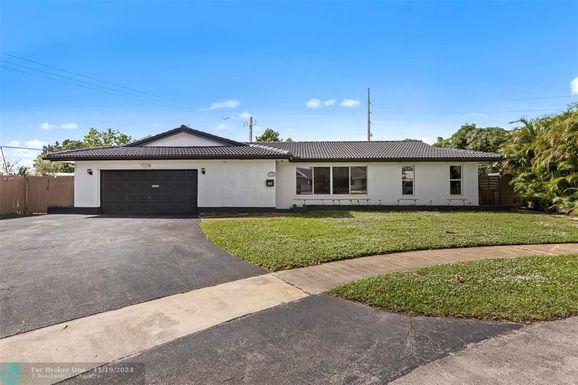 1141 75th Ter, Plantation, FL 33317