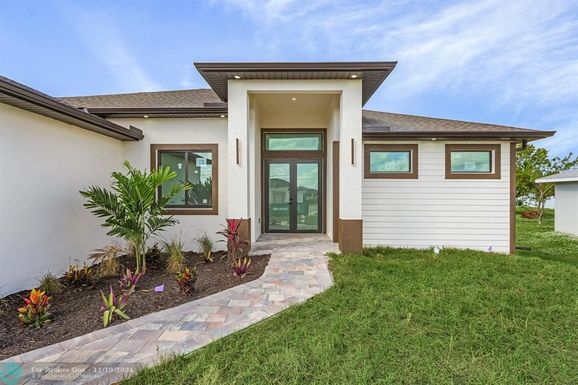 2108 5th Pl, Cape Coral, FL 33909