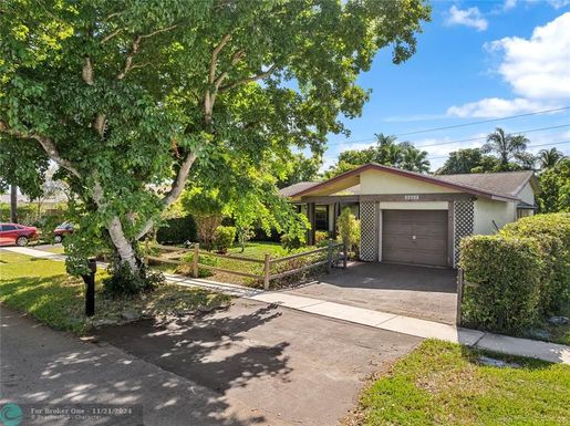 16852 5th Way, Weston, FL 33326