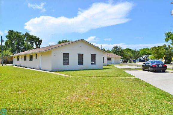 5907 Tyler, Hollywood, FL 33021