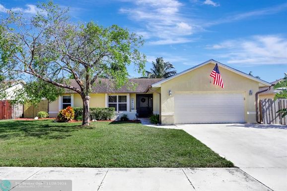 732 42nd Way, Deerfield Beach, FL 33442