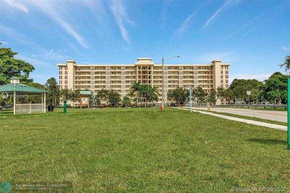 3300 Palm Aire Dr, Pompano Beach, FL 33069