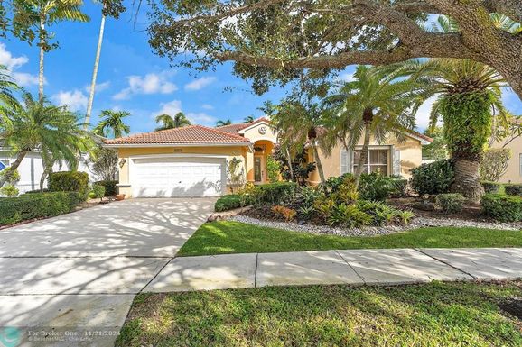 2313 186th Ave, Pembroke Pines, FL 33029