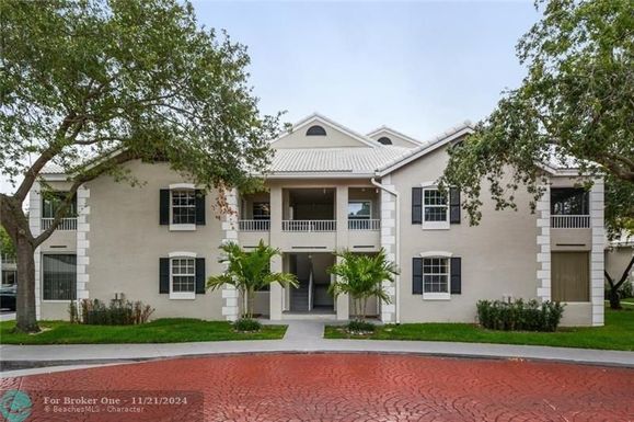 2850 Oakland Forest Dr, Oakland Park, FL 33309