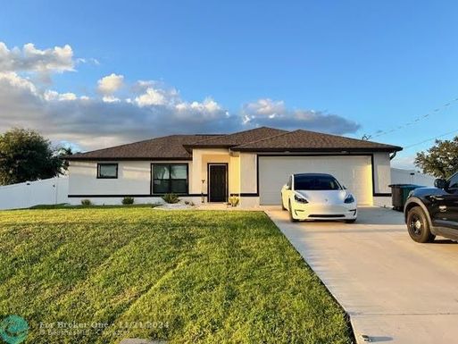 419 18th Ter, Cape Coral, FL 33993