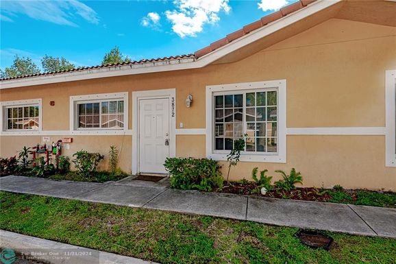 3872 48th Ave, Pembroke Park, FL 33023