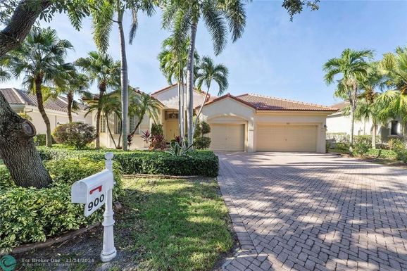 900 123rd Dr, Coral Springs, FL 33071