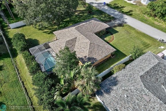 871 Salem Avenue, Sebastian, FL 32958