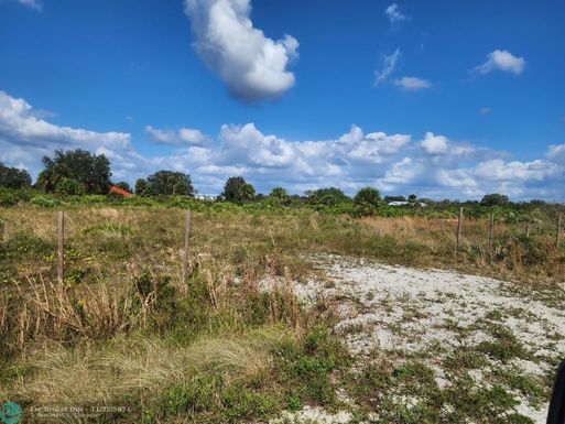 18459 276th, Okeechobee, FL 34972