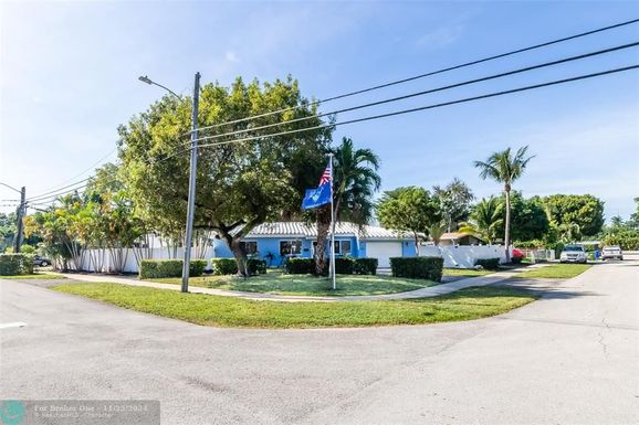 832 16th Pl, Fort Lauderdale, FL 33305