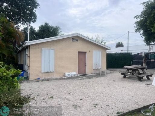 520 43rd St, Oakland Park, FL 33334