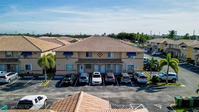 3282 70th St, Hialeah, FL 33018